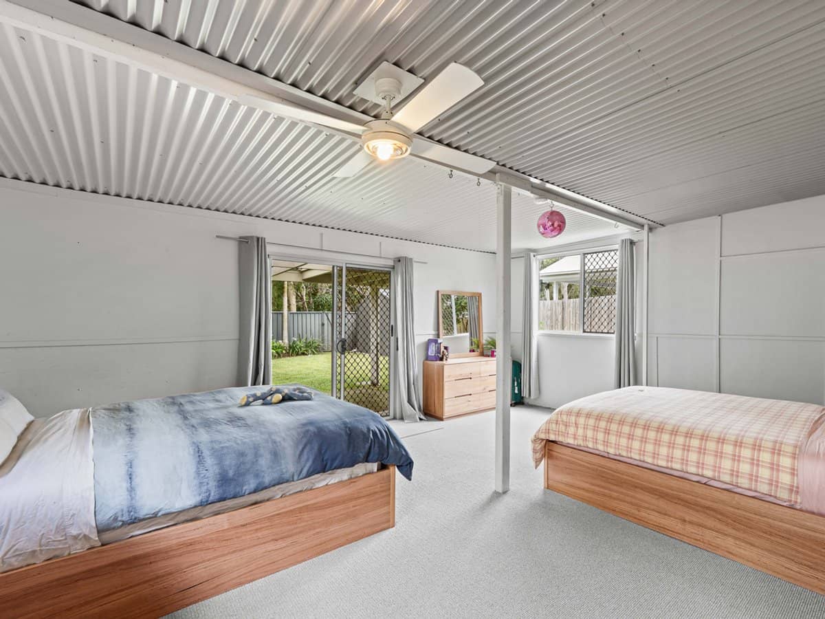 11 Carlyle Drive, CURRUMBIN - Thumbnail 5