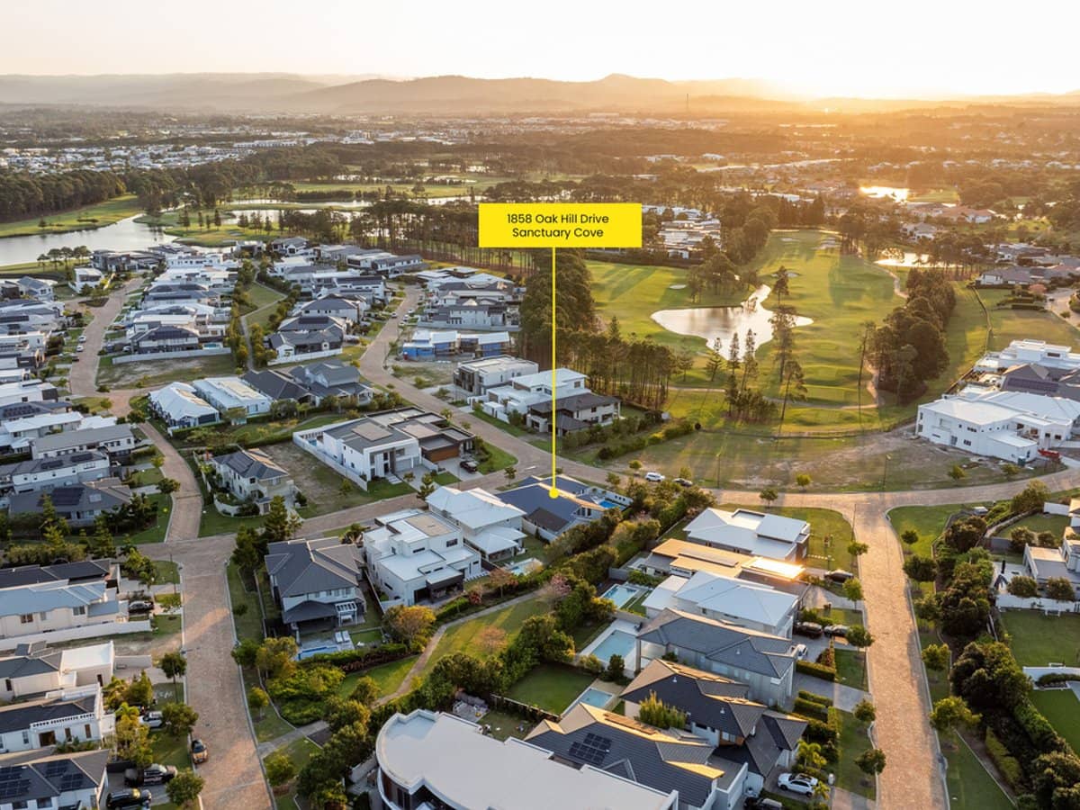 1858 Oak Hill Drive, Sanctuary Cove - Thumbnail 21