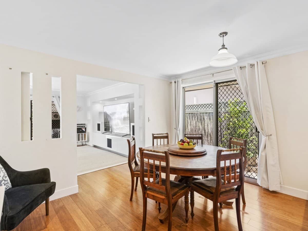 24 Dunkeith Avenue, Benowa Waters - Thumbnail 9