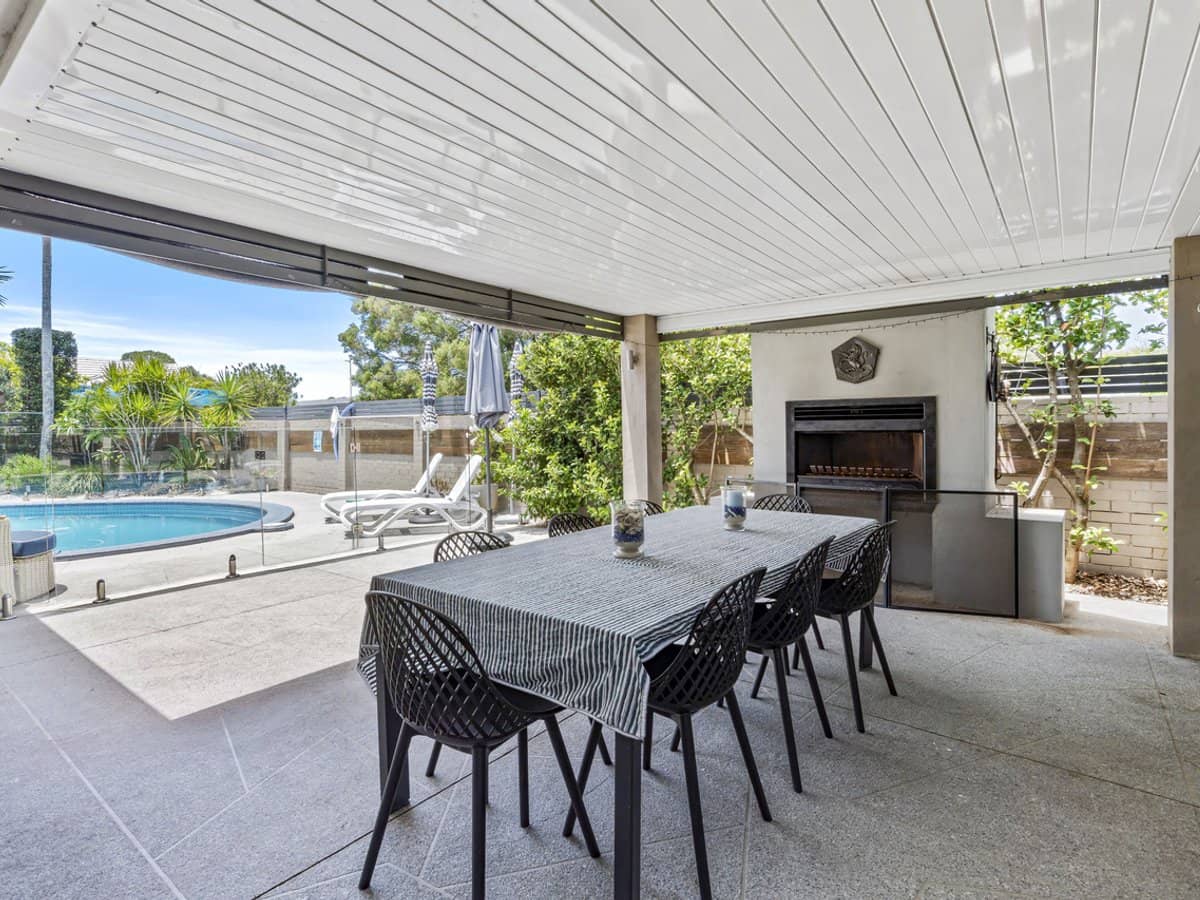 24 Dunkeith Avenue, Benowa Waters - Thumbnail 12