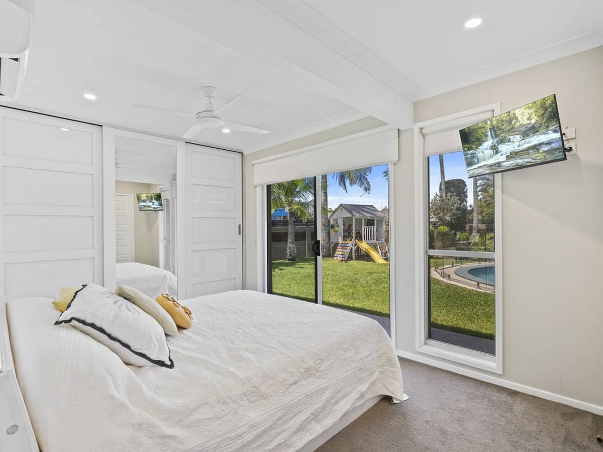 24 Dunkeith Avenue, Benowa Waters - Thumbnail 13