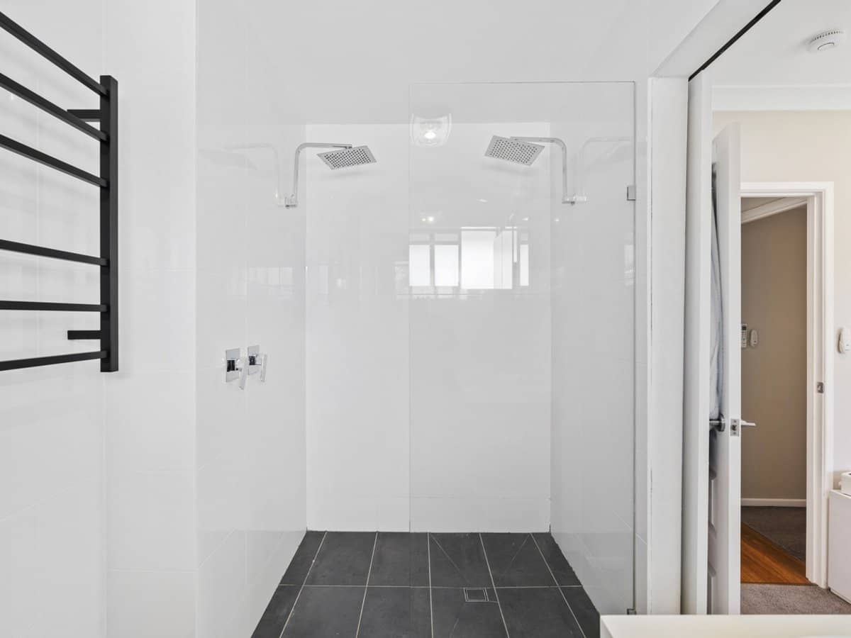 24 Dunkeith Avenue, Benowa Waters - Thumbnail 18