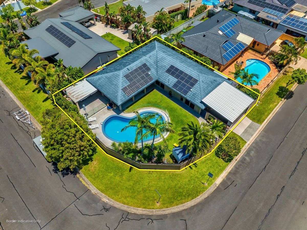 24 Dunkeith Avenue, Benowa Waters - Thumbnail 21