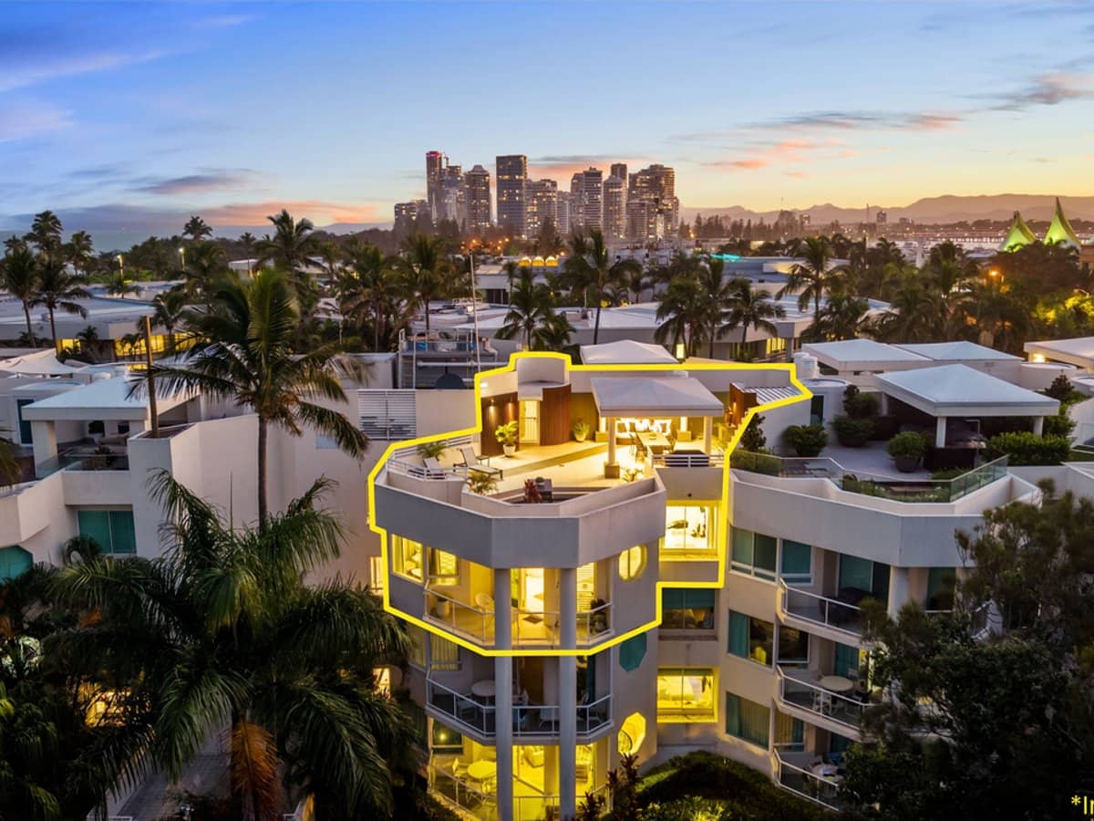 135 Seaworld Drive, Main Beach - Thumbnail 1