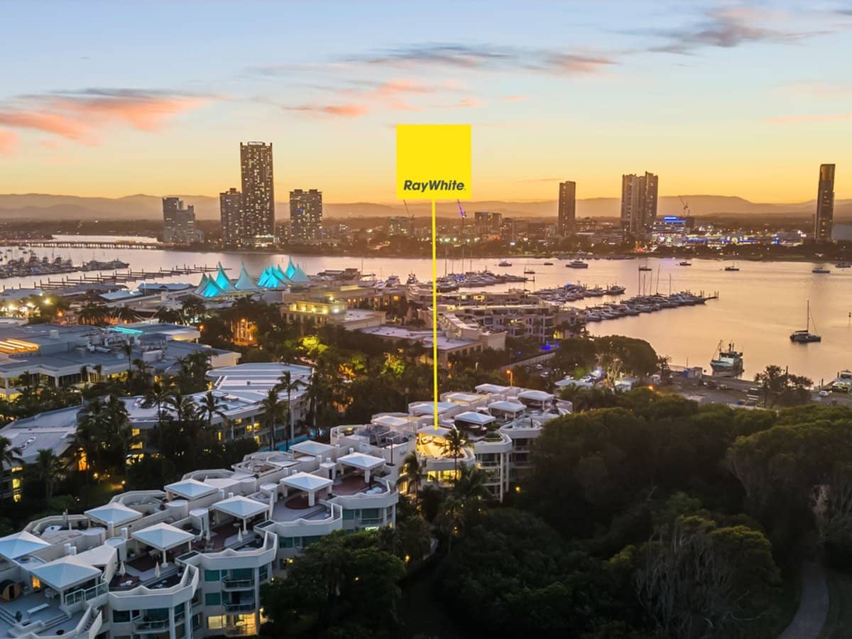 135 Seaworld Drive, Main Beach - Thumbnail 2