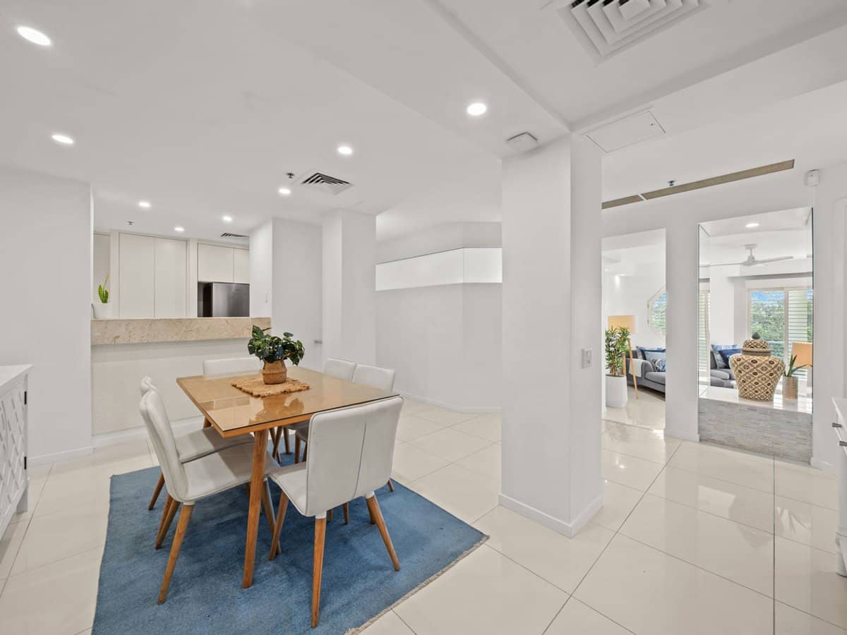 135 Seaworld Drive, Main Beach - Thumbnail 11