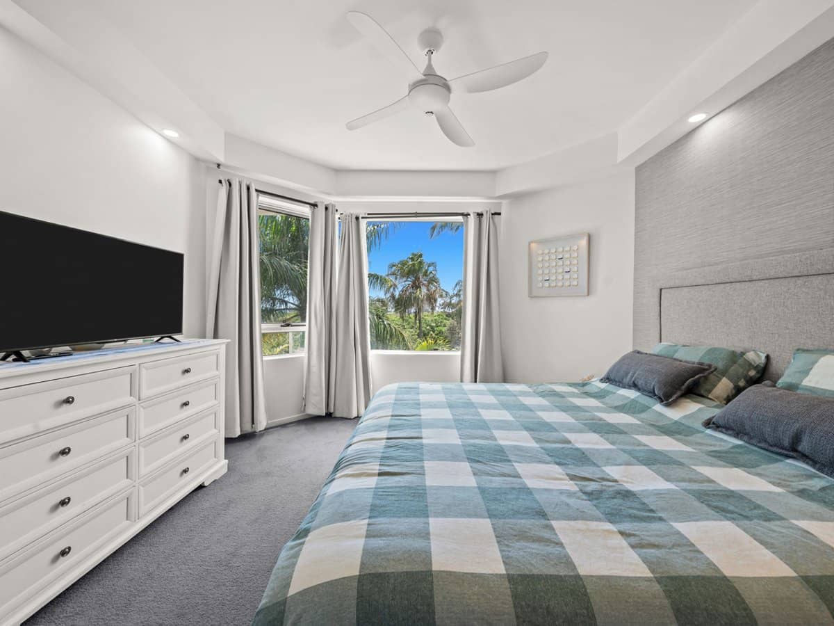 135 Seaworld Drive, Main Beach - Thumbnail 18