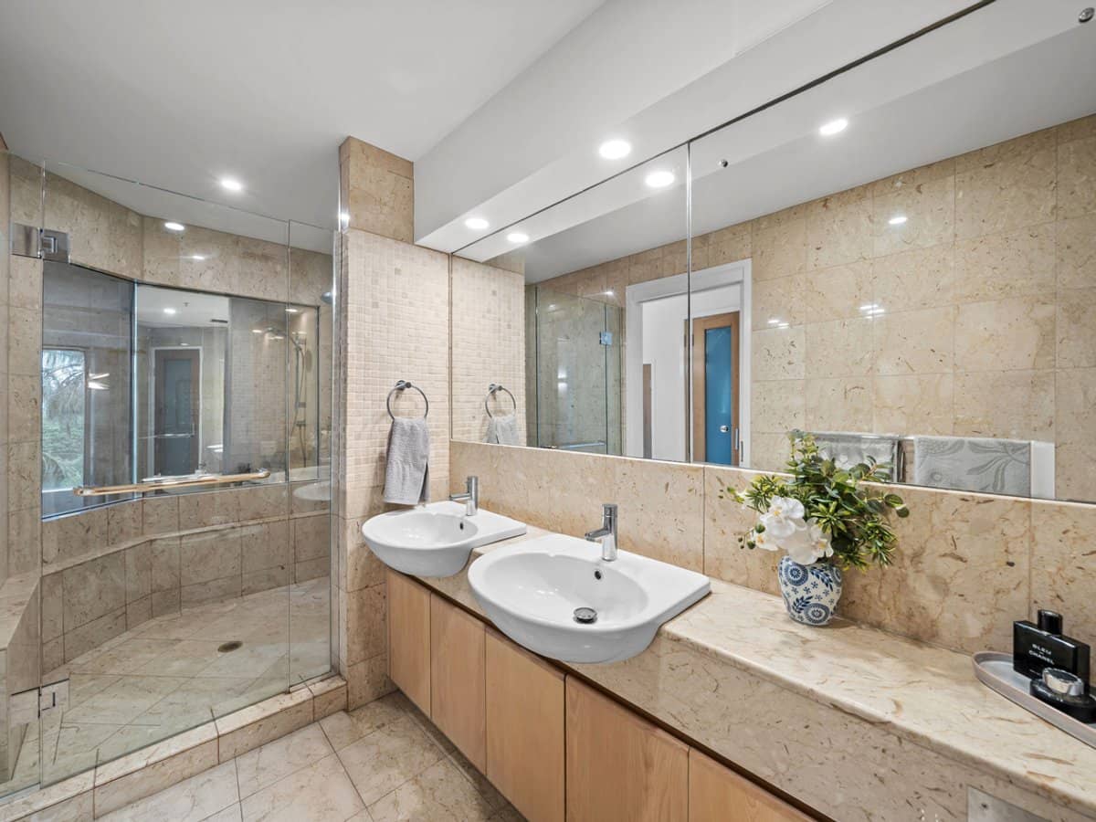 135 Seaworld Drive, Main Beach - Thumbnail 20