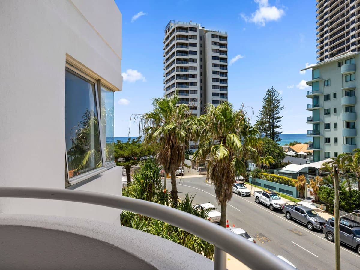 7 Fern Street, SURFERS PARADISE - Thumbnail 10