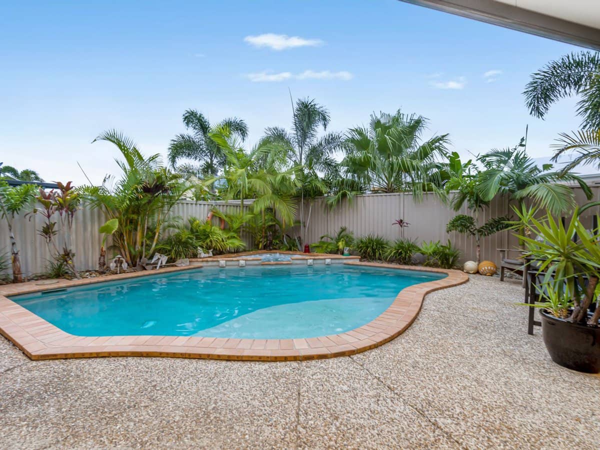 54 Poinsettia Avenue, RUNAWAY BAY - Thumbnail 17