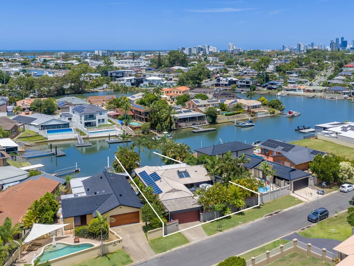 6 Nautilus Place, Biggera Waters - Thumbnail 1