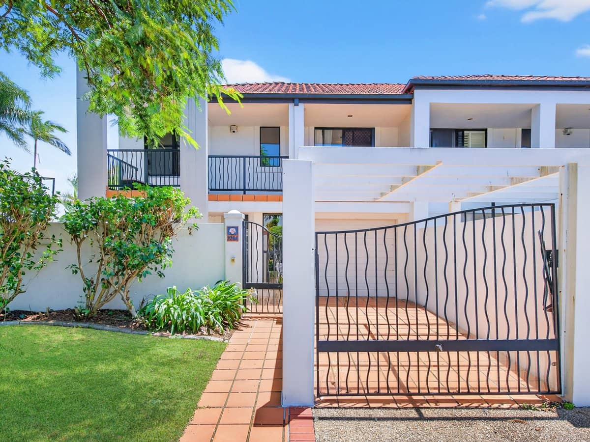 2214 Gold Coast Highway, MERMAID WATERS - Thumbnail 1