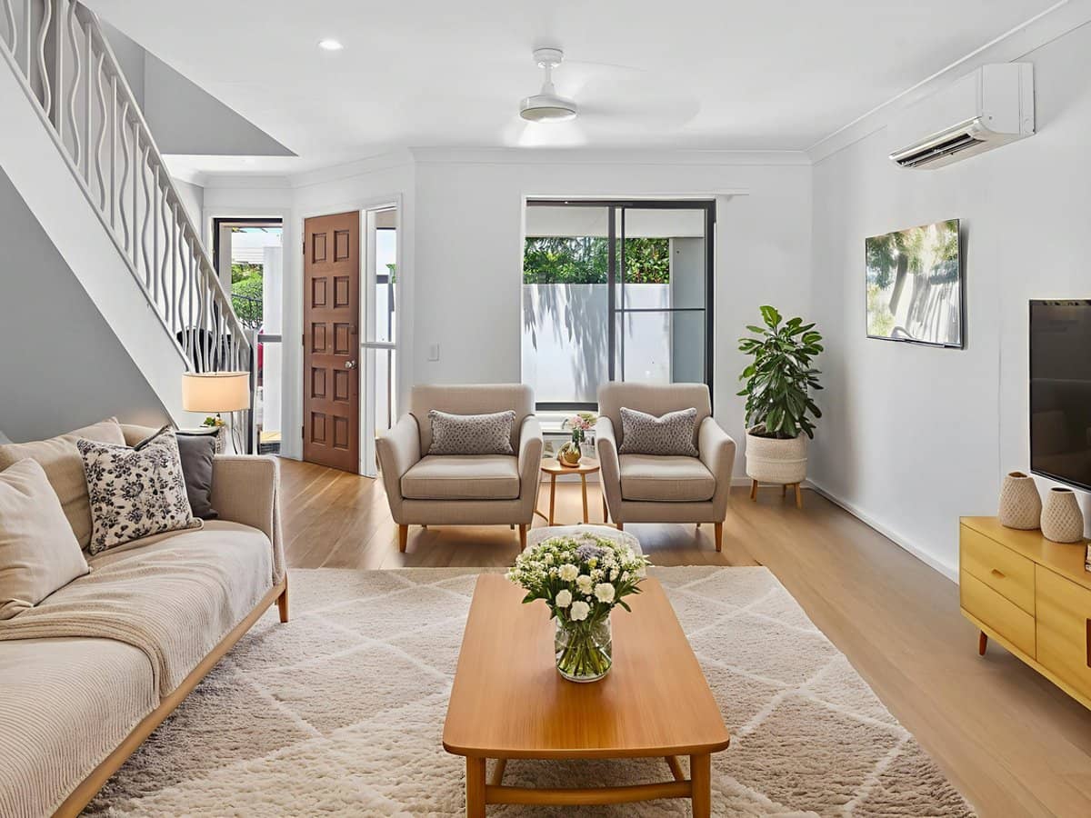 2214 Gold Coast Highway, MERMAID WATERS - Thumbnail 7