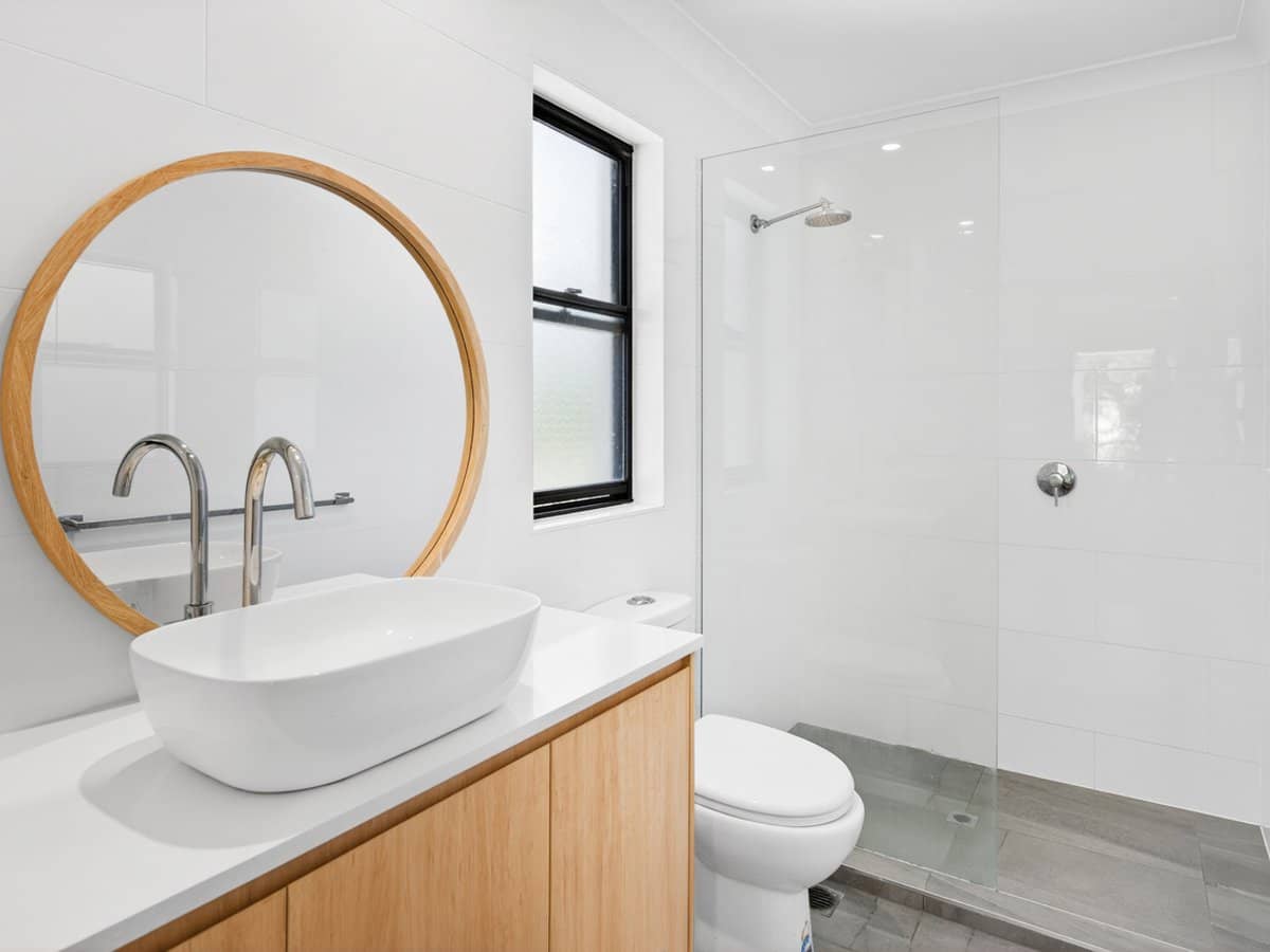 2214 Gold Coast Highway, MERMAID WATERS - Thumbnail 10