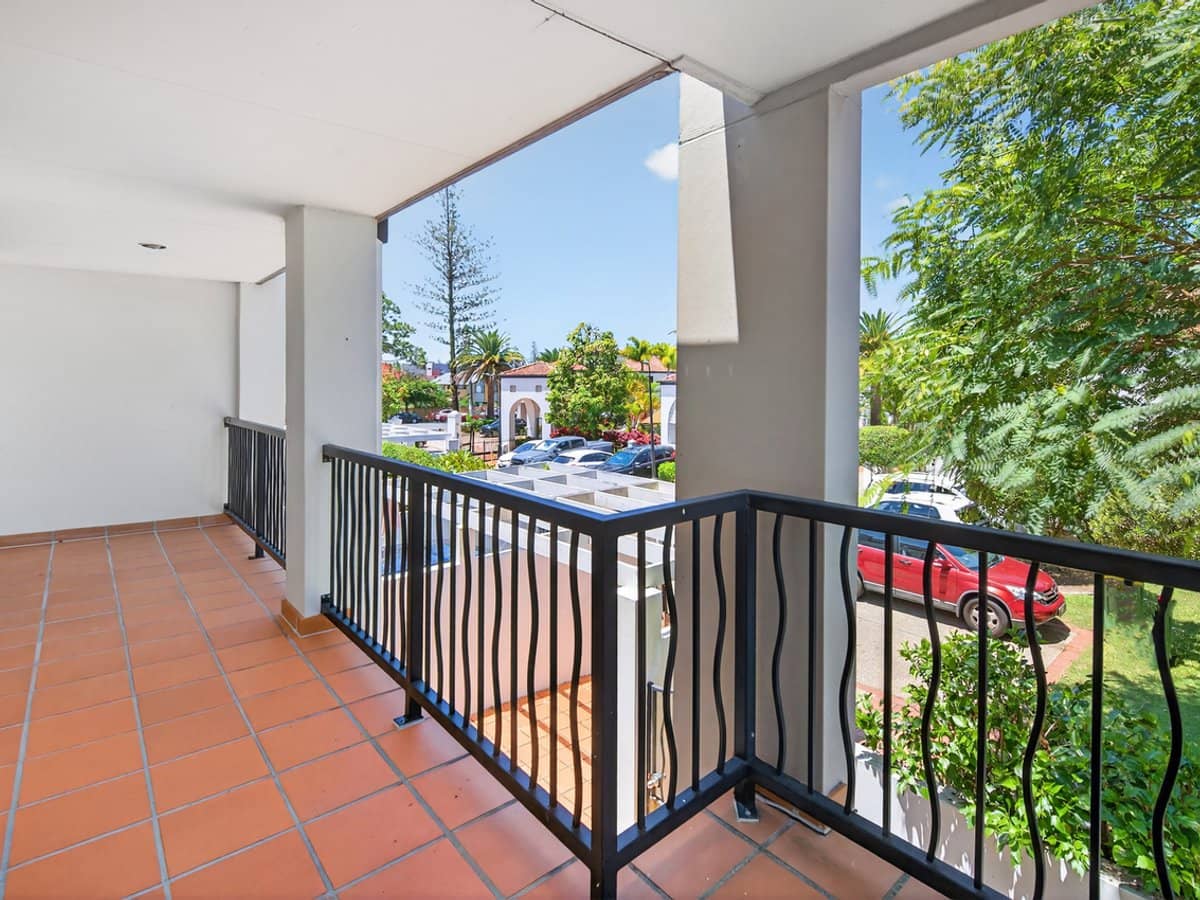 2214 Gold Coast Highway, MERMAID WATERS - Thumbnail 14