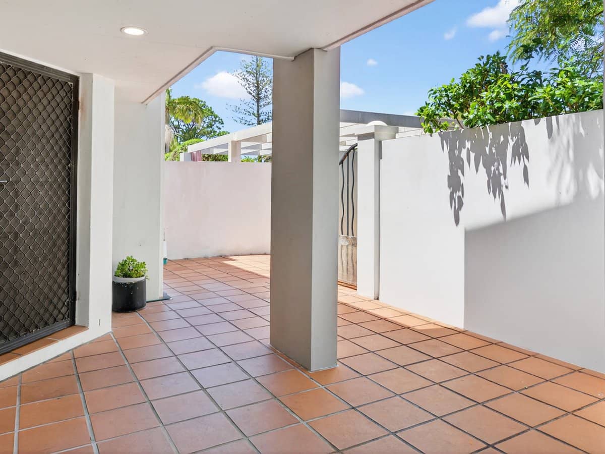 2214 Gold Coast Highway, MERMAID WATERS - Thumbnail 15