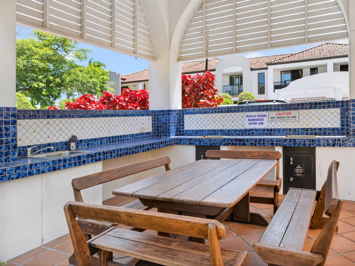 2214 Gold Coast Highway, MERMAID WATERS - Thumbnail 21