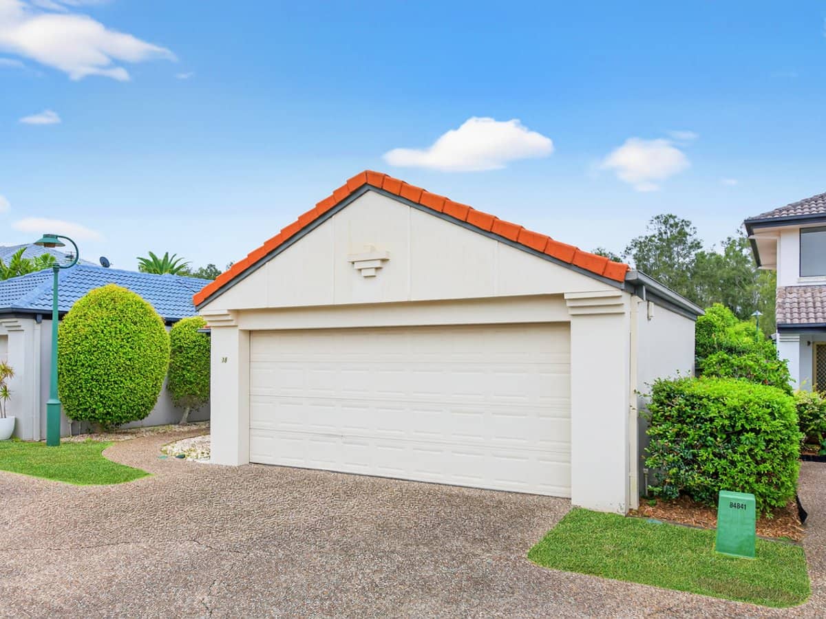 4 Bronberg Court, SOUTHPORT - Thumbnail 2