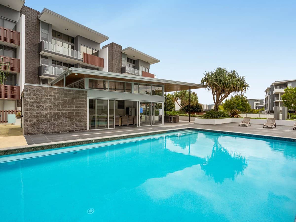 65 Varsity Parade, VARSITY LAKES - Thumbnail 1