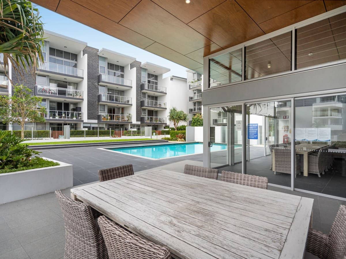 65 Varsity Parade, VARSITY LAKES - Thumbnail 2