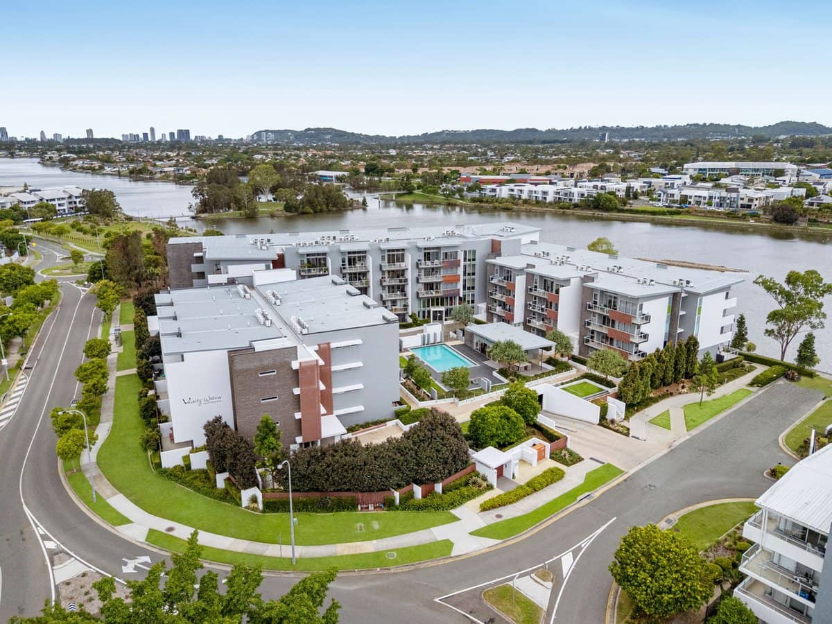 65 Varsity Parade, VARSITY LAKES - Thumbnail 20