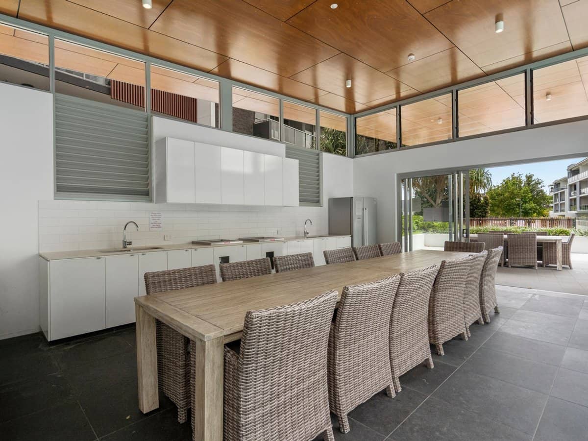 65 Varsity Parade, VARSITY LAKES - Thumbnail 24