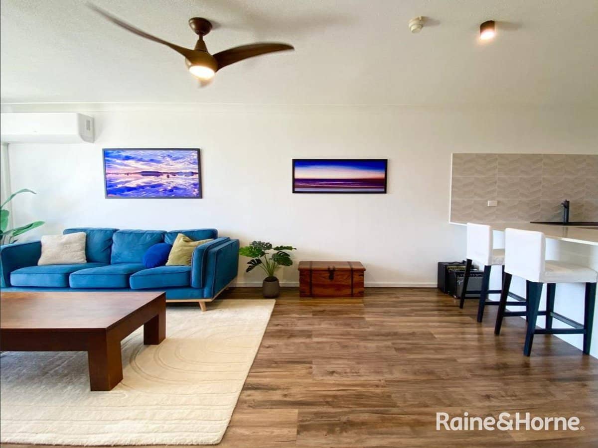 70 Remembrance Drive, SURFERS PARADISE - Thumbnail 3