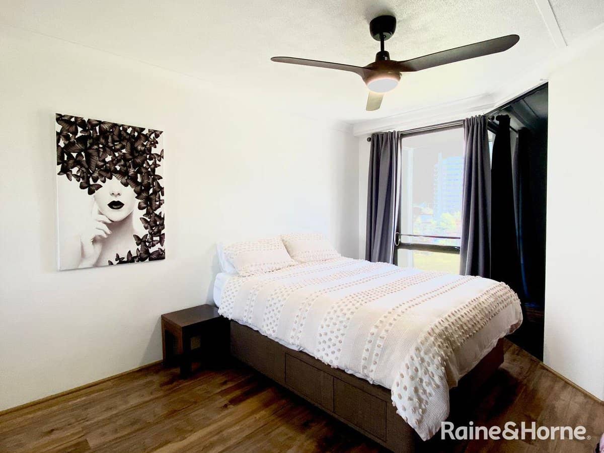 70 Remembrance Drive, SURFERS PARADISE - Thumbnail 5