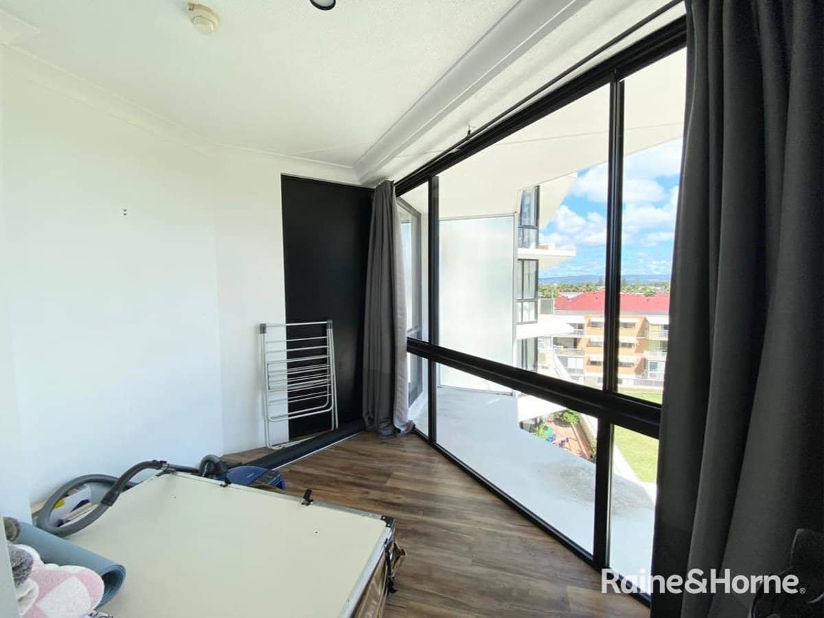 70 Remembrance Drive, SURFERS PARADISE - Thumbnail 6