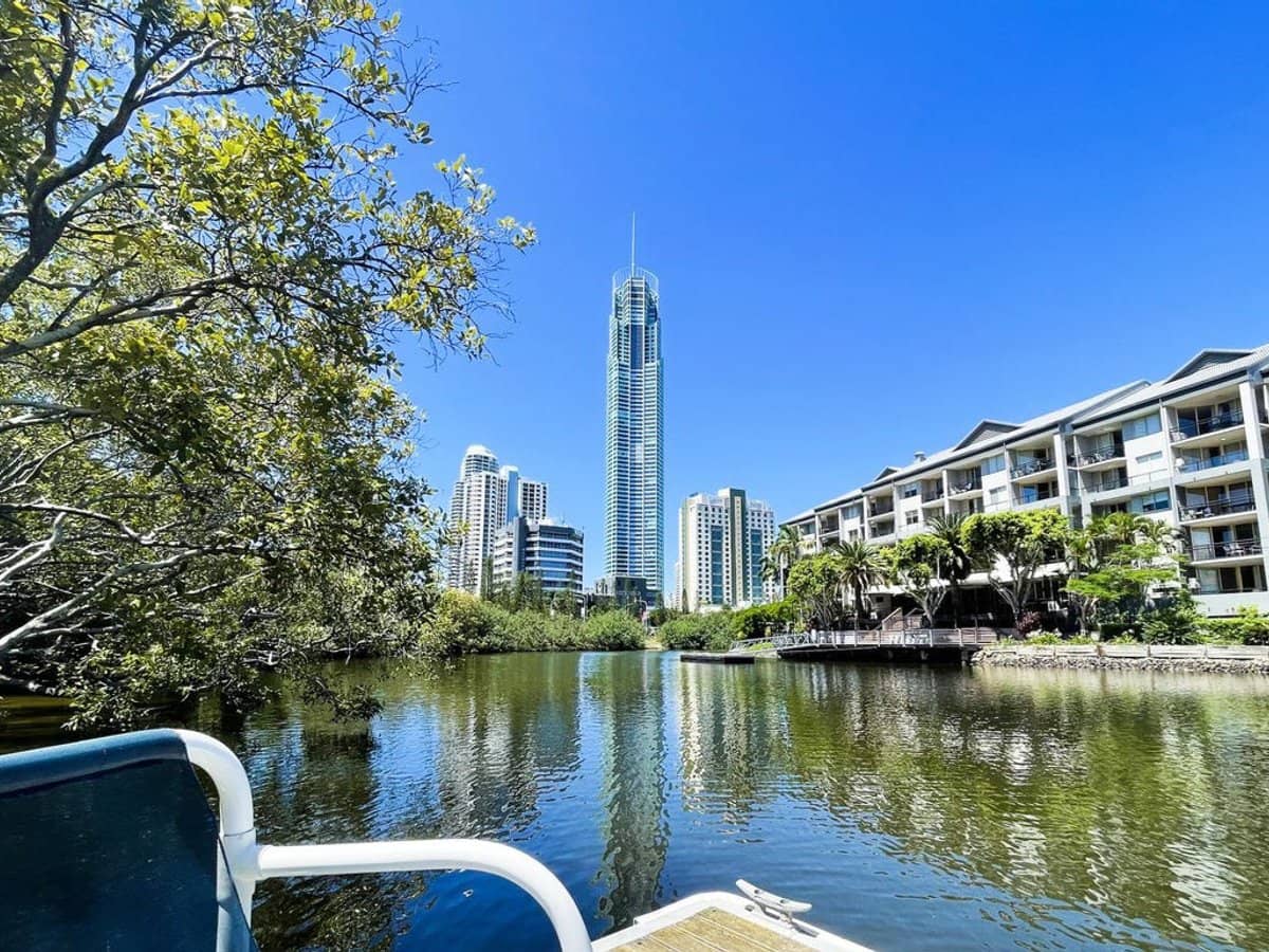 70 Remembrance Drive, SURFERS PARADISE - Thumbnail 11