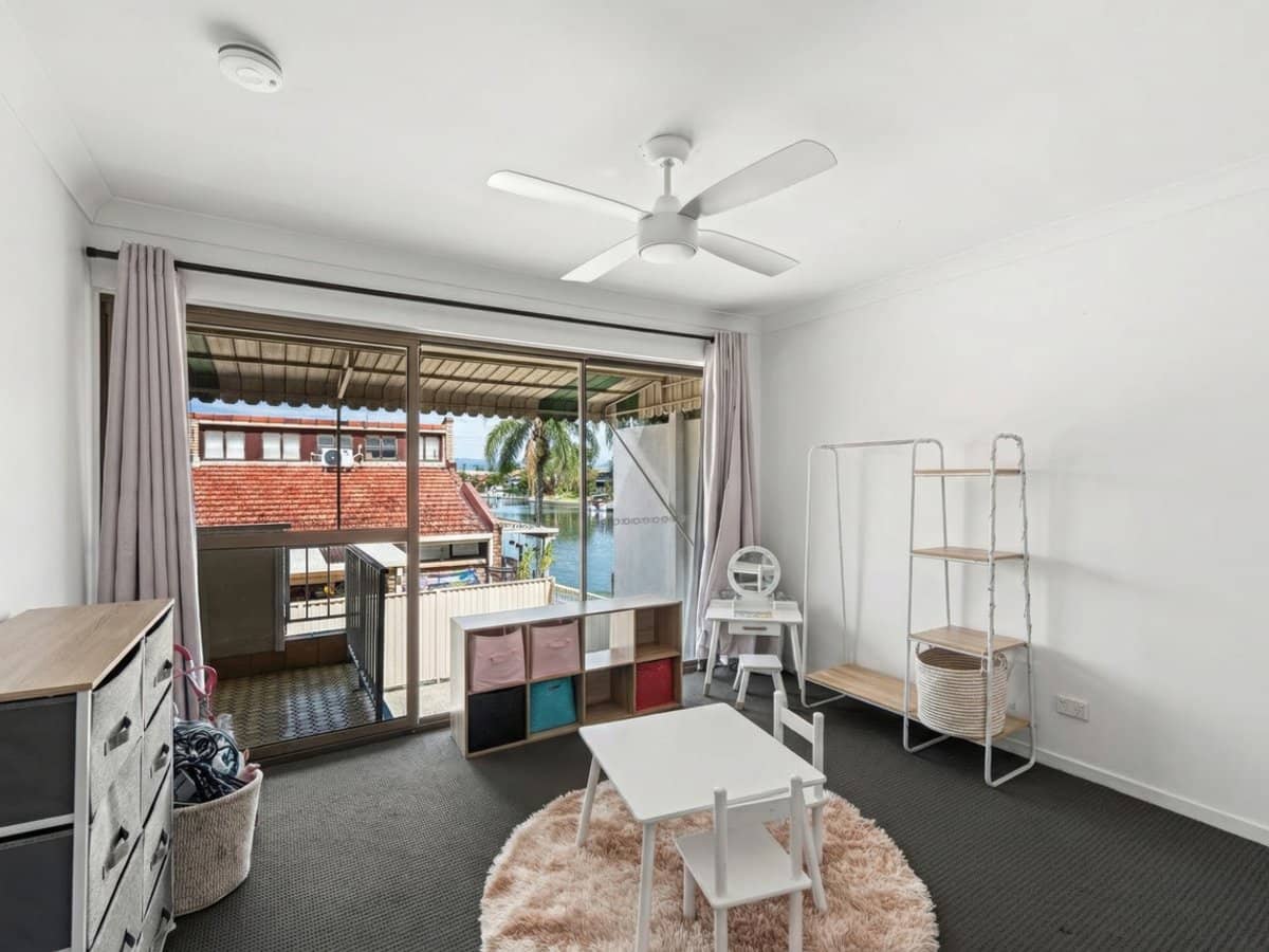 11 Hooker Boulevard, BROADBEACH WATERS - Thumbnail 11