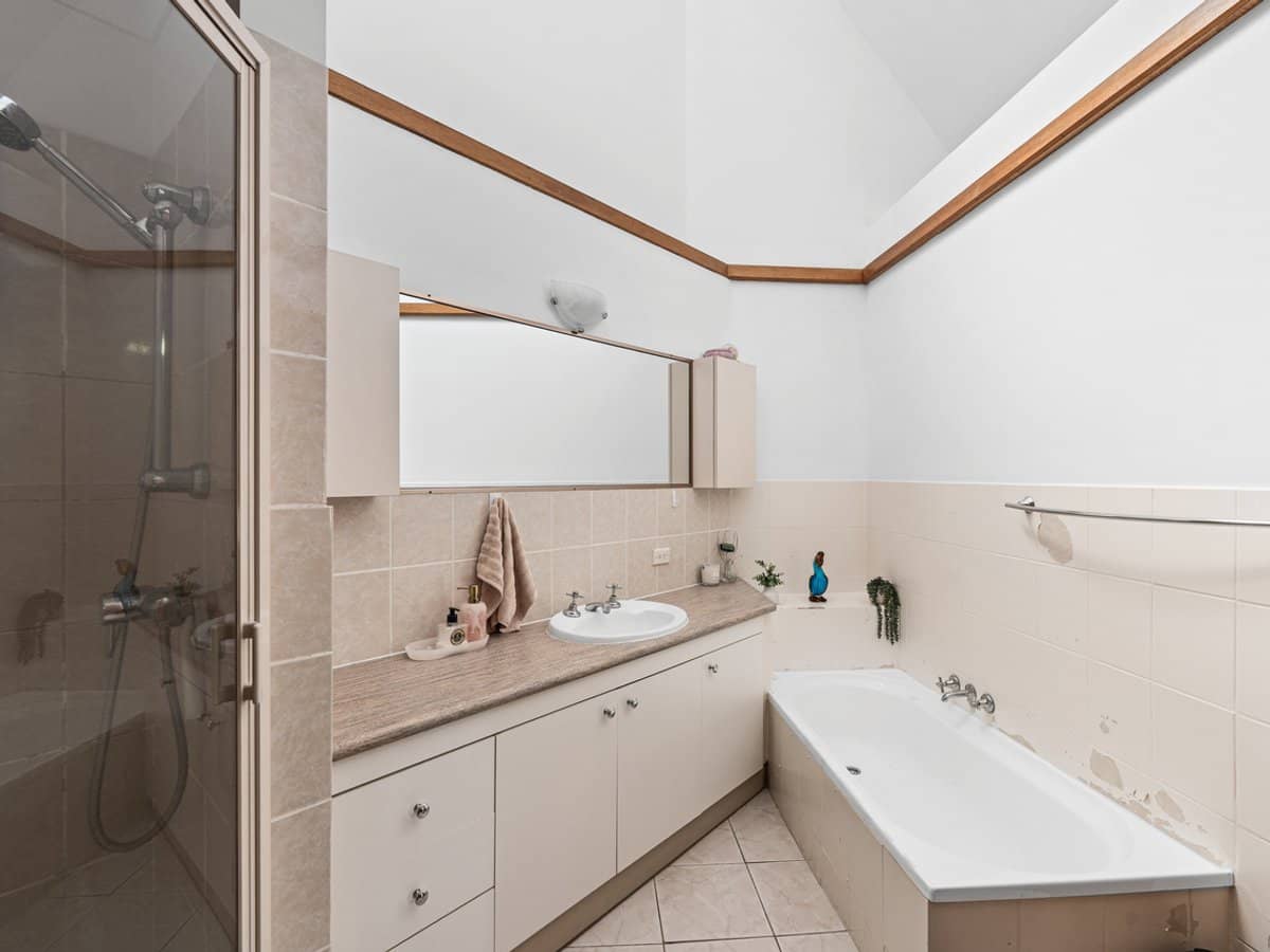 11 Hooker Boulevard, BROADBEACH WATERS - Thumbnail 15