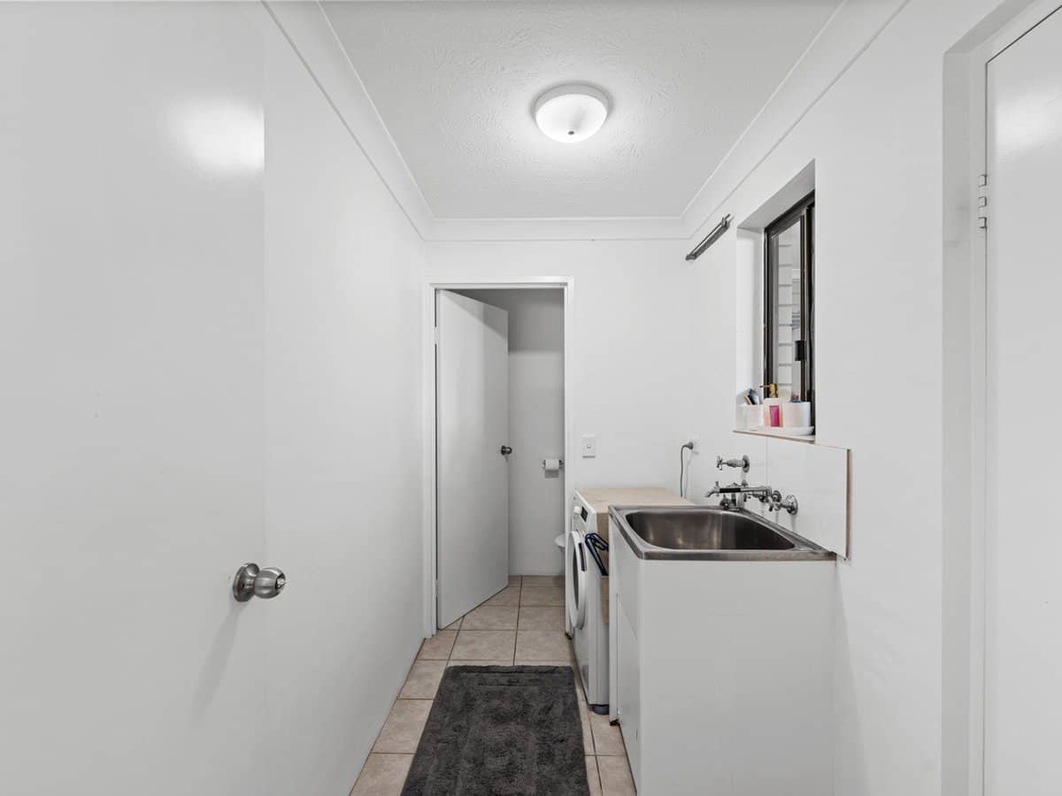 11 Hooker Boulevard, BROADBEACH WATERS - Thumbnail 18