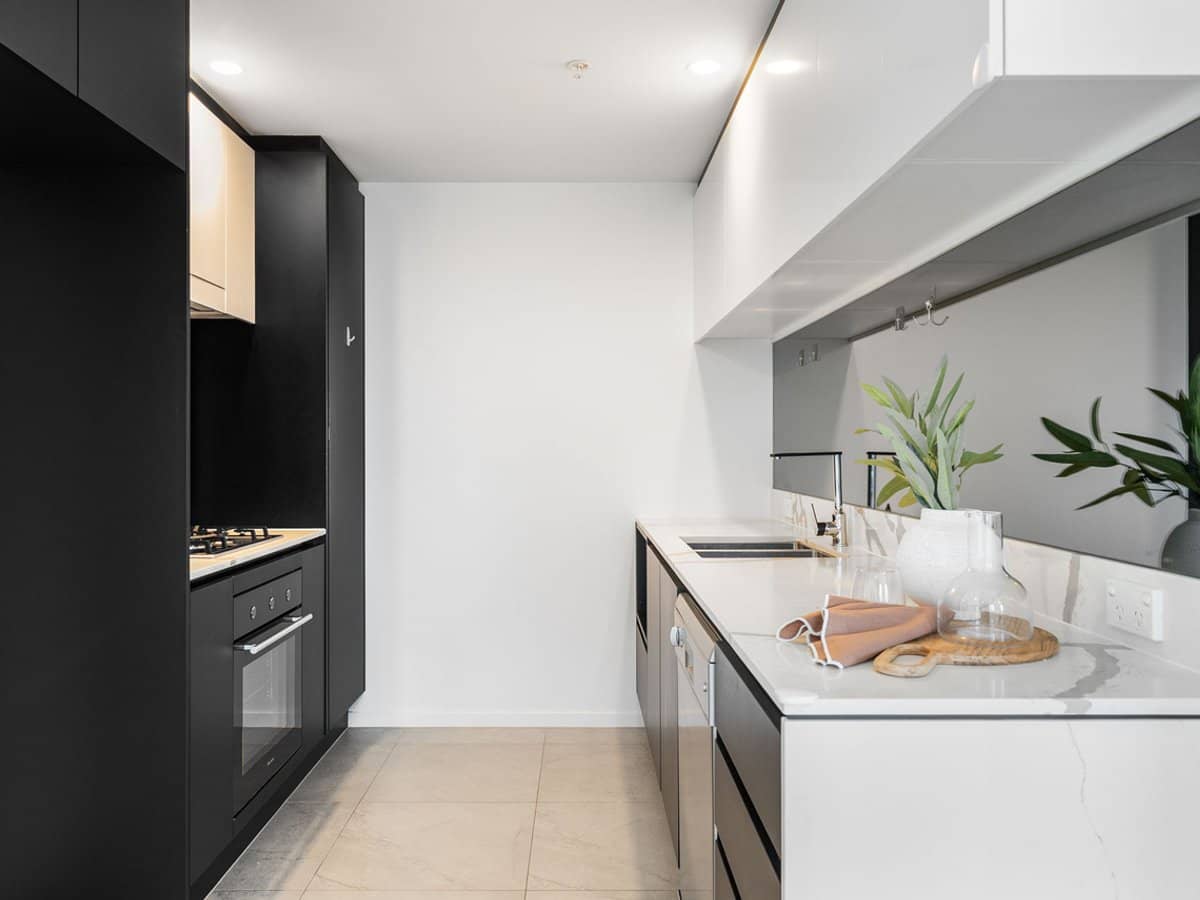 5 Harbour Side Court, BIGGERA WATERS - Thumbnail 3