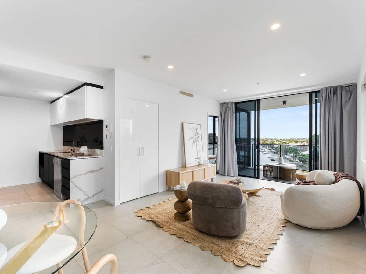 5 Harbour Side Court, BIGGERA WATERS - Thumbnail 5