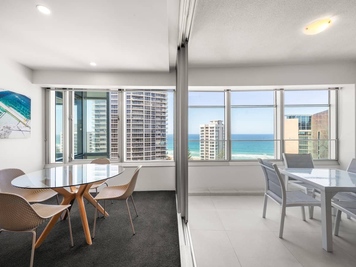 9 Hamilton Avenue, SURFERS PARADISE - Thumbnail 2