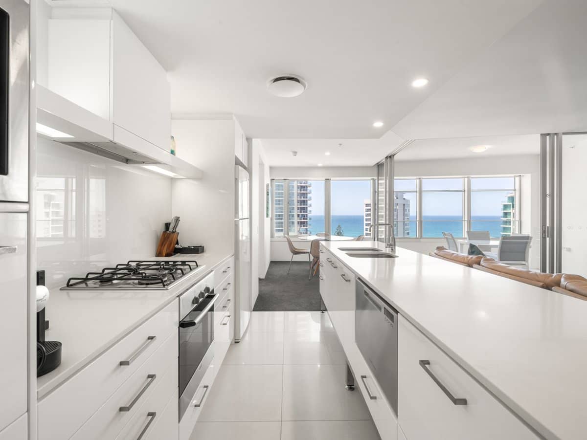 9 Hamilton Avenue, SURFERS PARADISE - Thumbnail 5