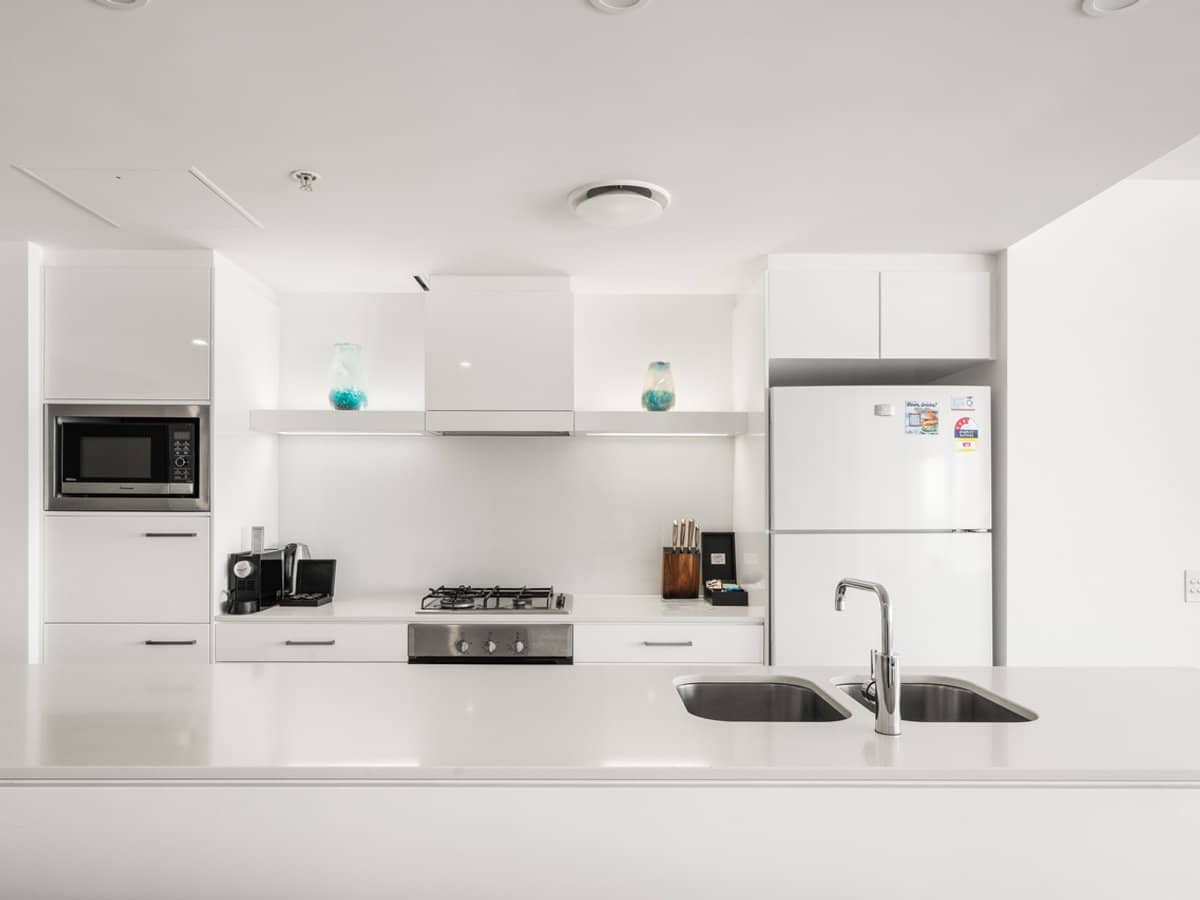 9 Hamilton Avenue, SURFERS PARADISE - Thumbnail 11