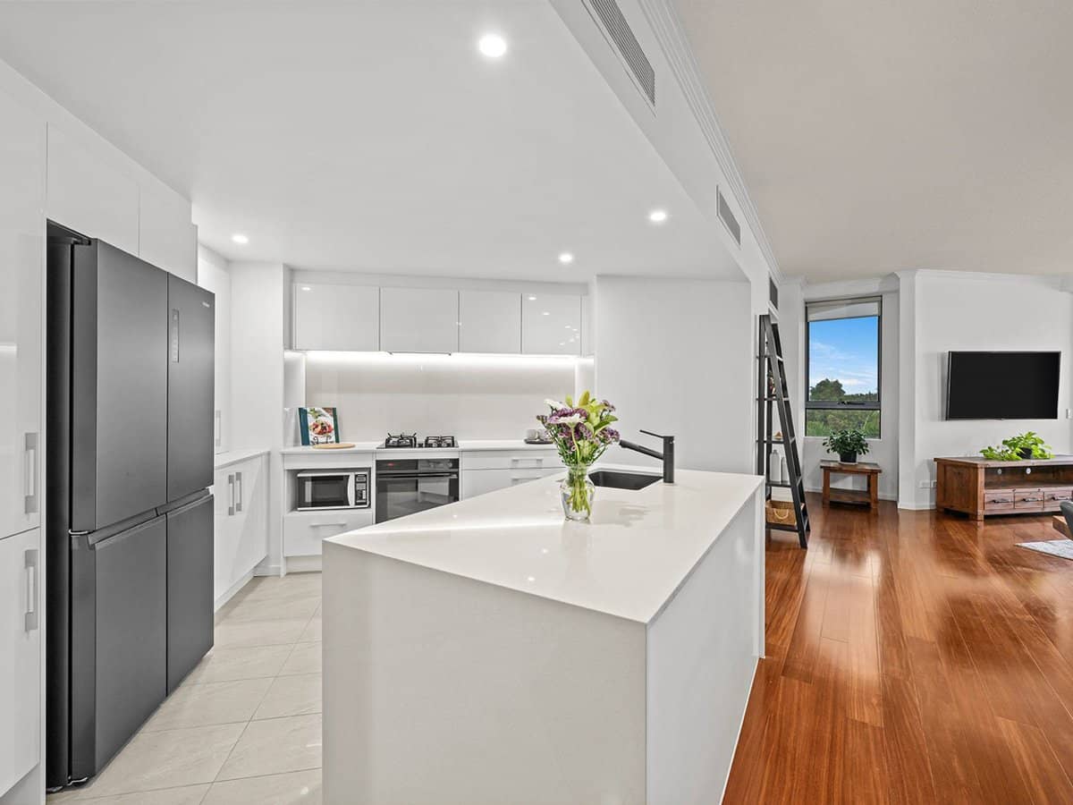 28 Bayview Street, Runaway Bay - Thumbnail 6