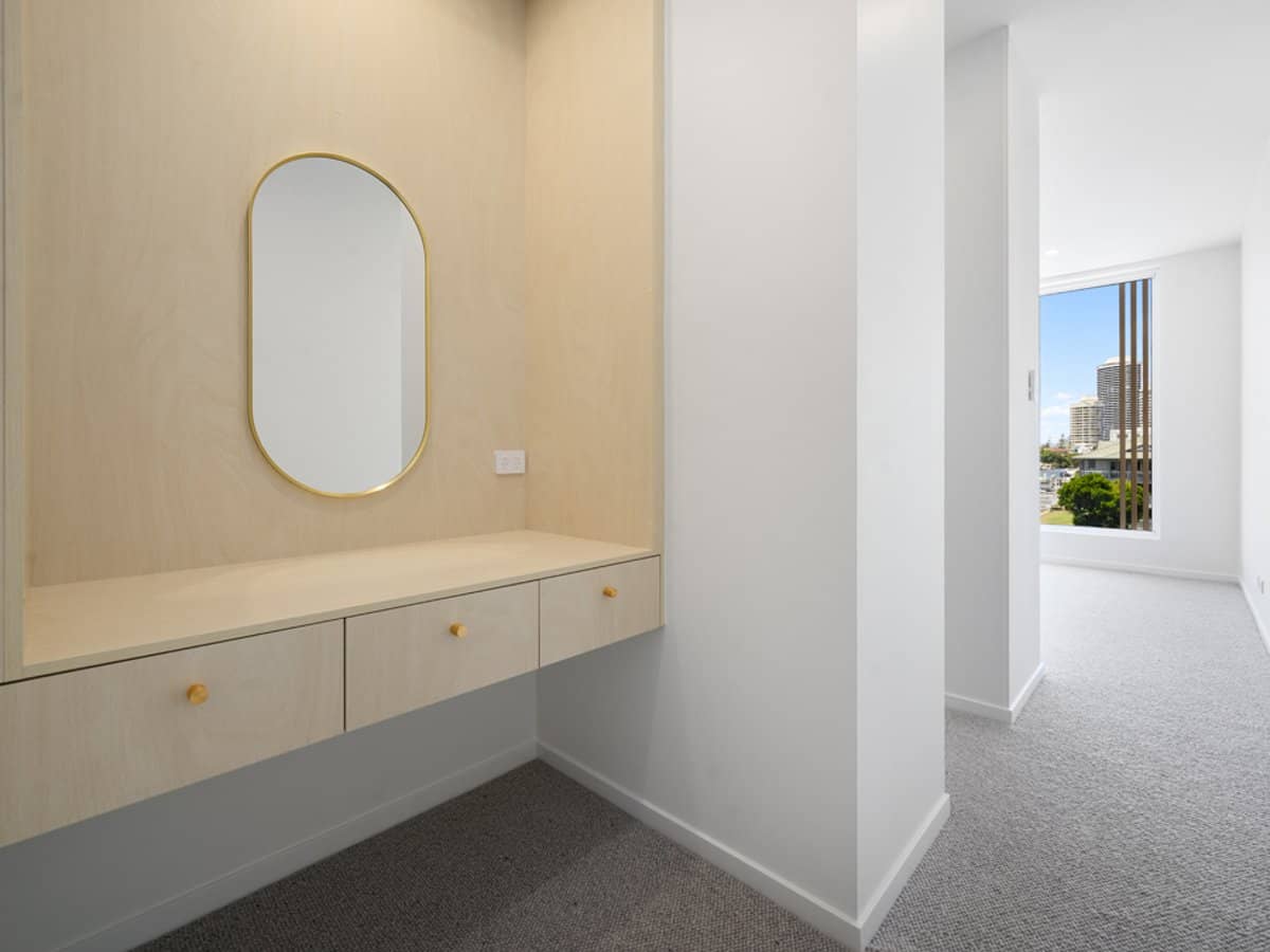 10-12 Jennifer Avenue, RUNAWAY BAY - Thumbnail 6