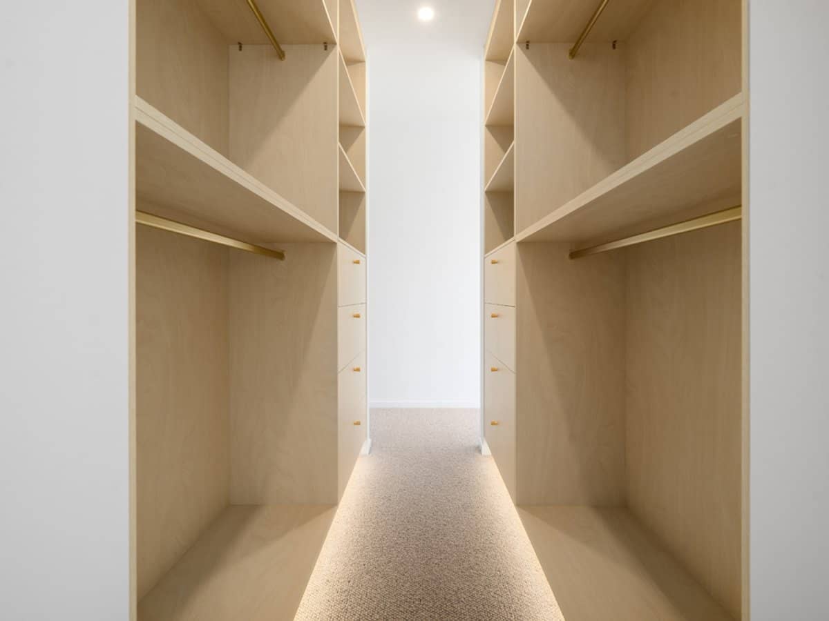 10-12 Jennifer Avenue, RUNAWAY BAY - Thumbnail 7