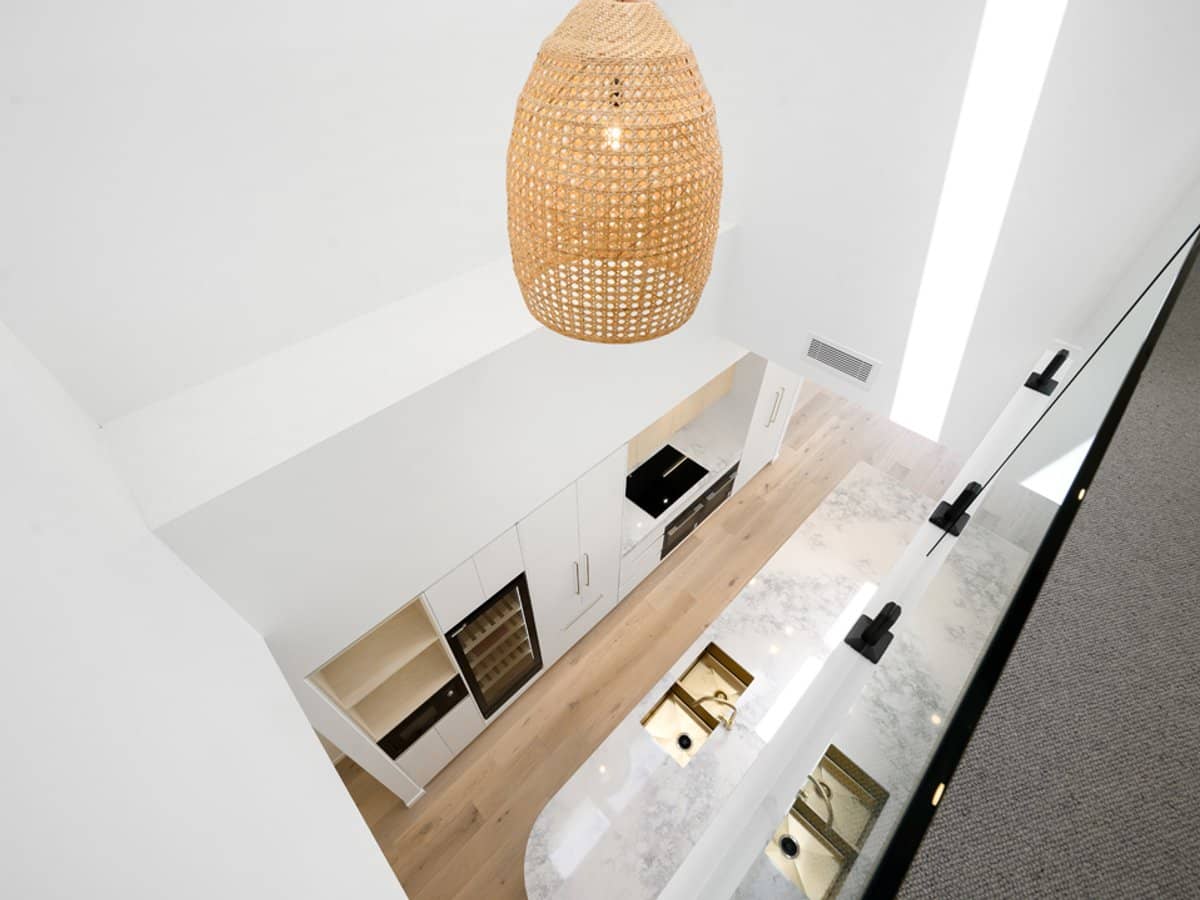 10-12 Jennifer Avenue, RUNAWAY BAY - Thumbnail 12