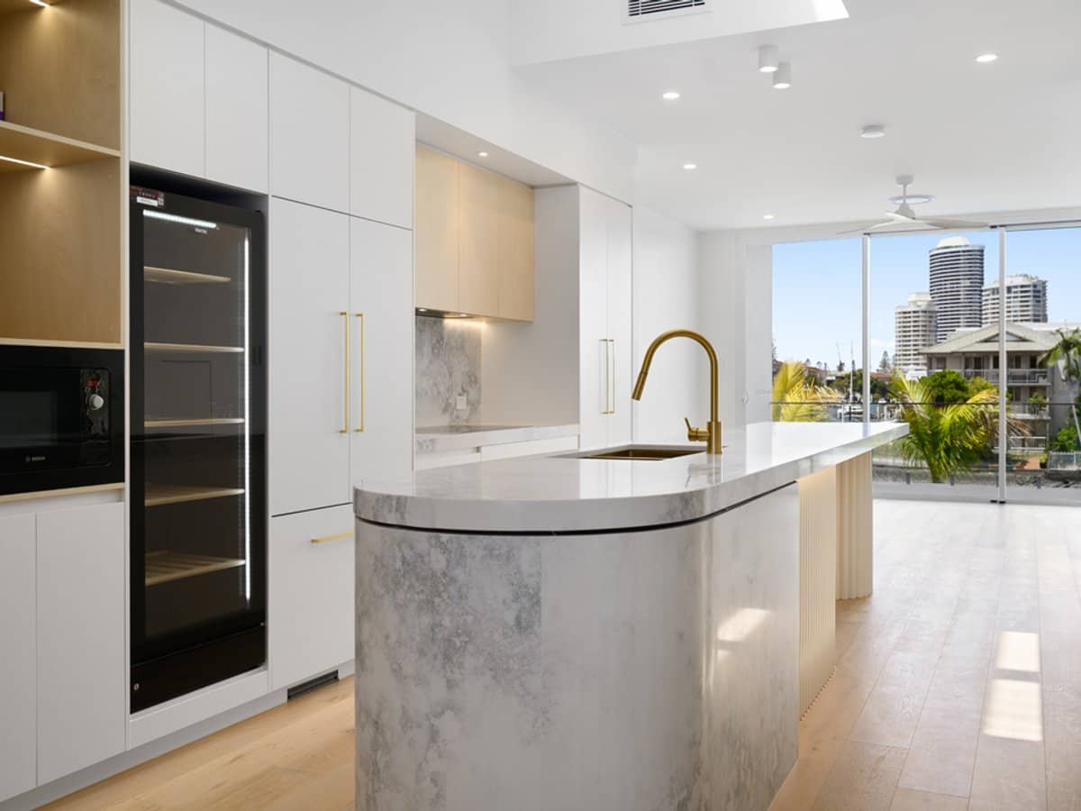 10-12 Jennifer Avenue, RUNAWAY BAY - Thumbnail 16