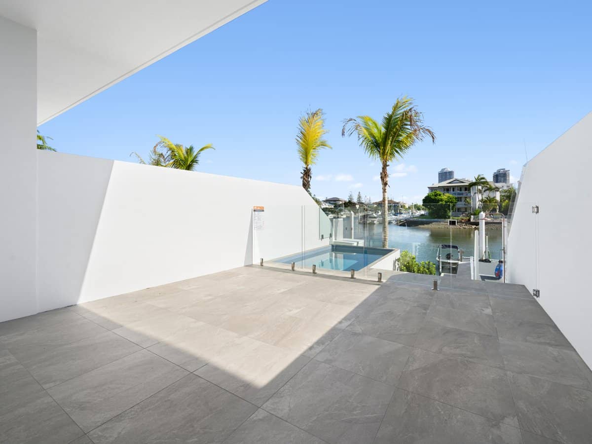 10-12 Jennifer Avenue, RUNAWAY BAY - Thumbnail 23