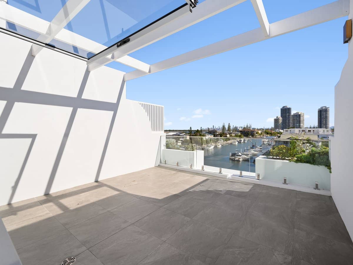 10-12 Jennifer Avenue, RUNAWAY BAY - Thumbnail 24