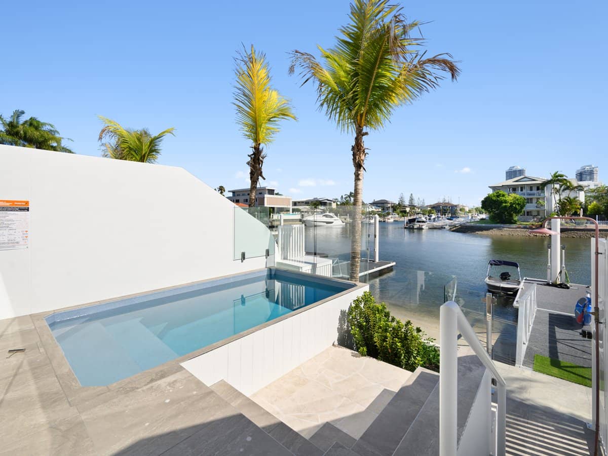 10-12 Jennifer Avenue, RUNAWAY BAY - Thumbnail 25