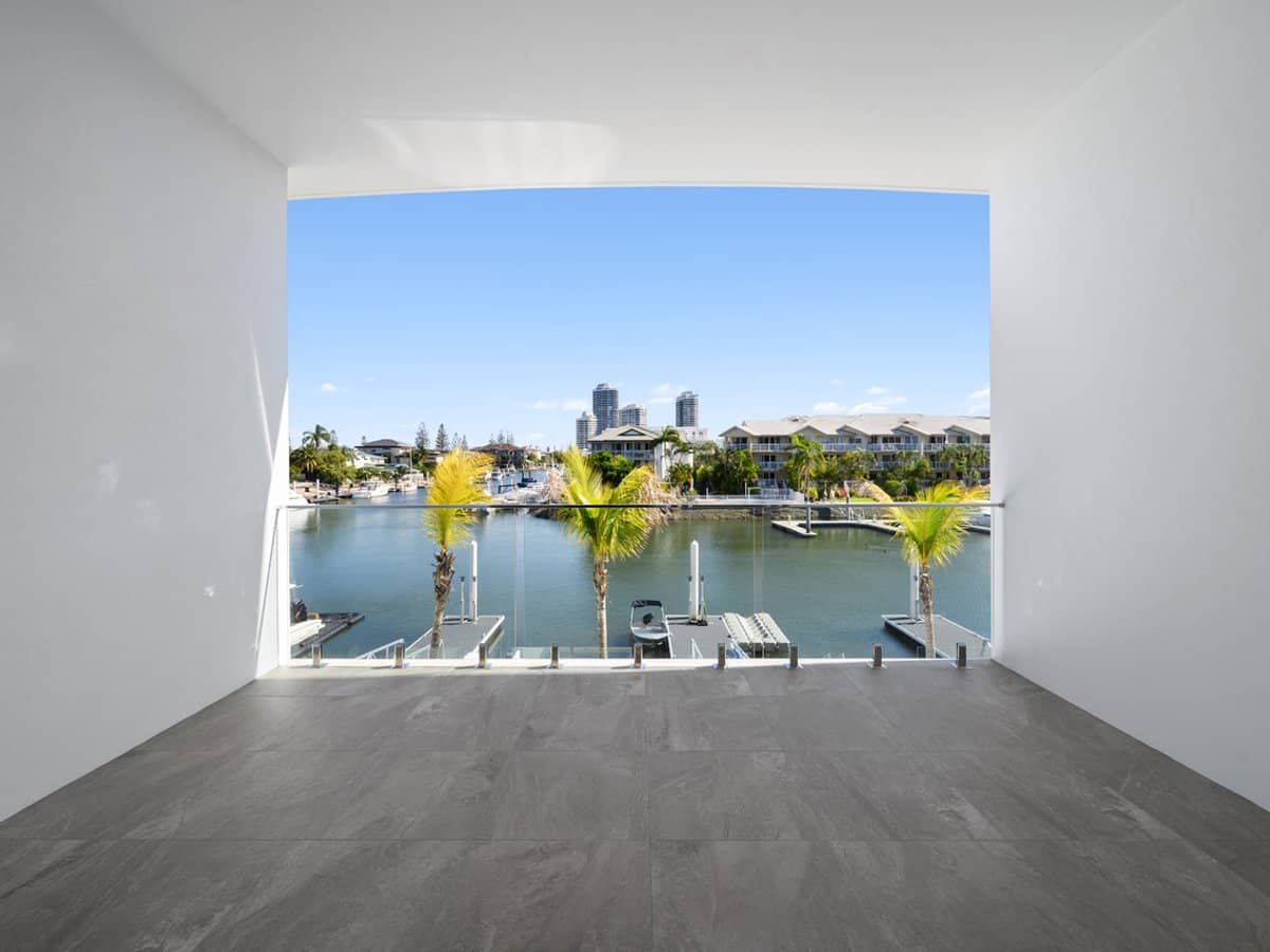 10-12 Jennifer Avenue, RUNAWAY BAY - Thumbnail 26