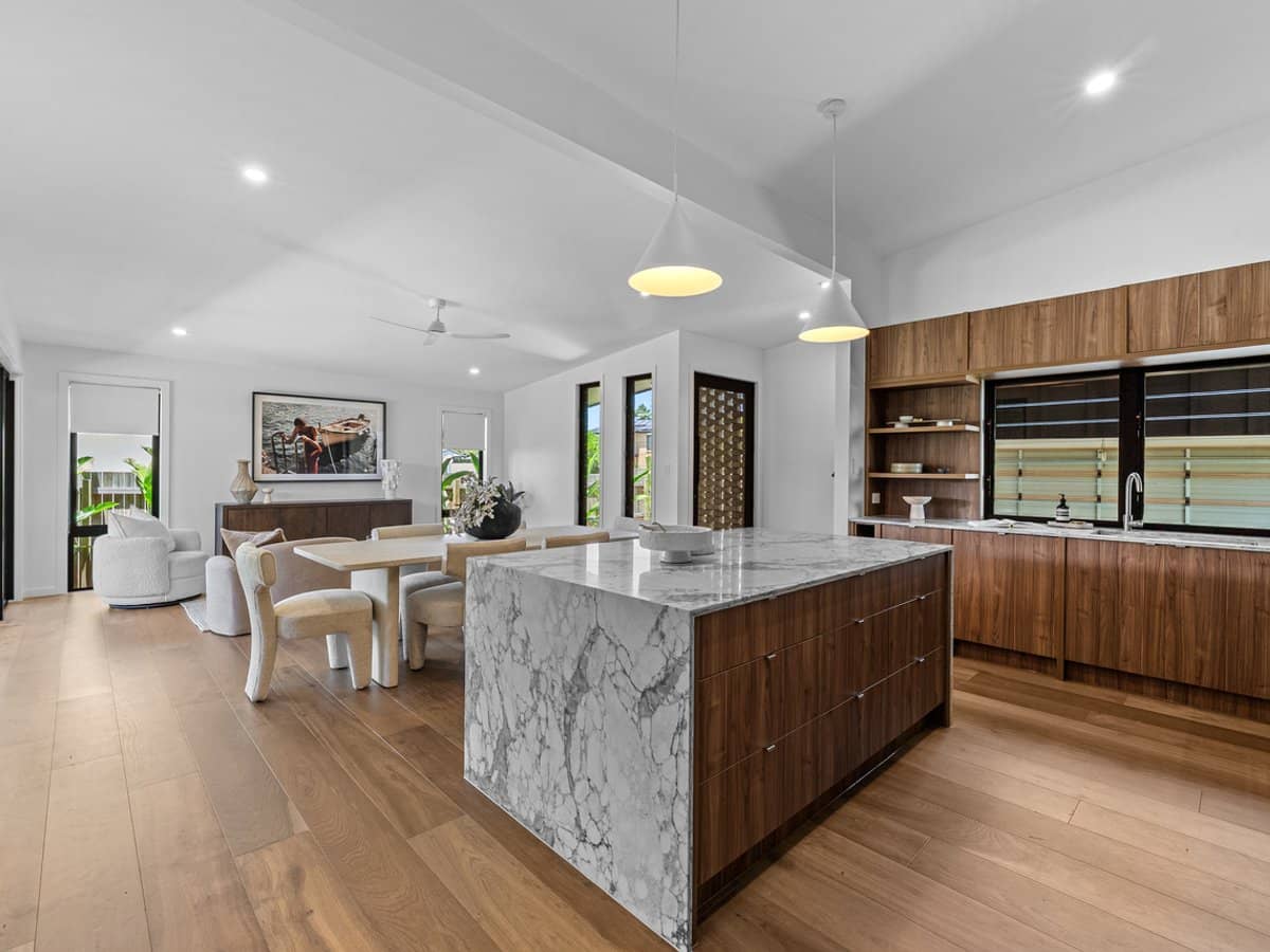 1/189 Bayview Street, Runaway Bay - Thumbnail 2