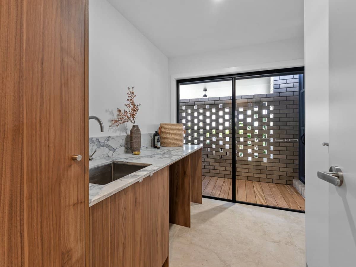1/189 Bayview Street, Runaway Bay - Thumbnail 21