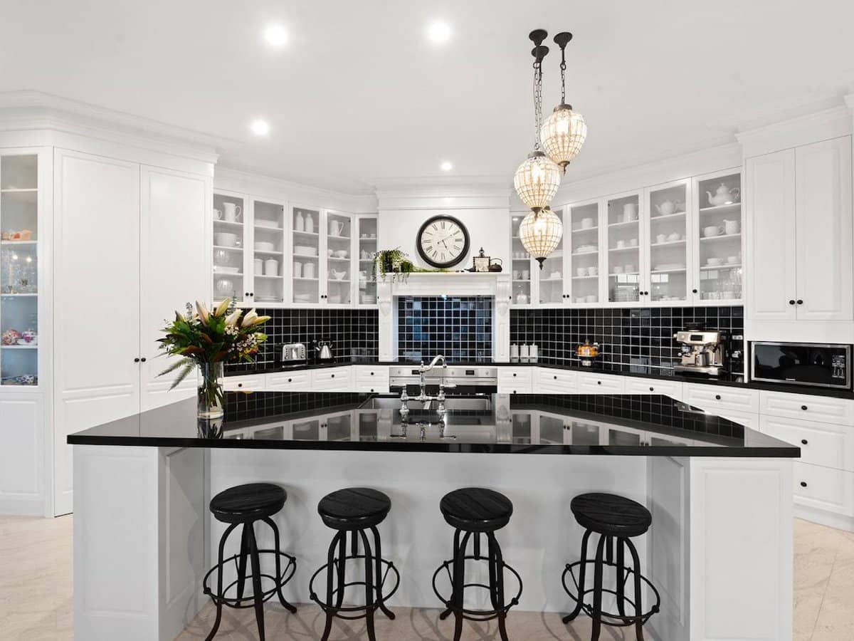 62 King Charles Drive, Sovereign Islands - Thumbnail 7